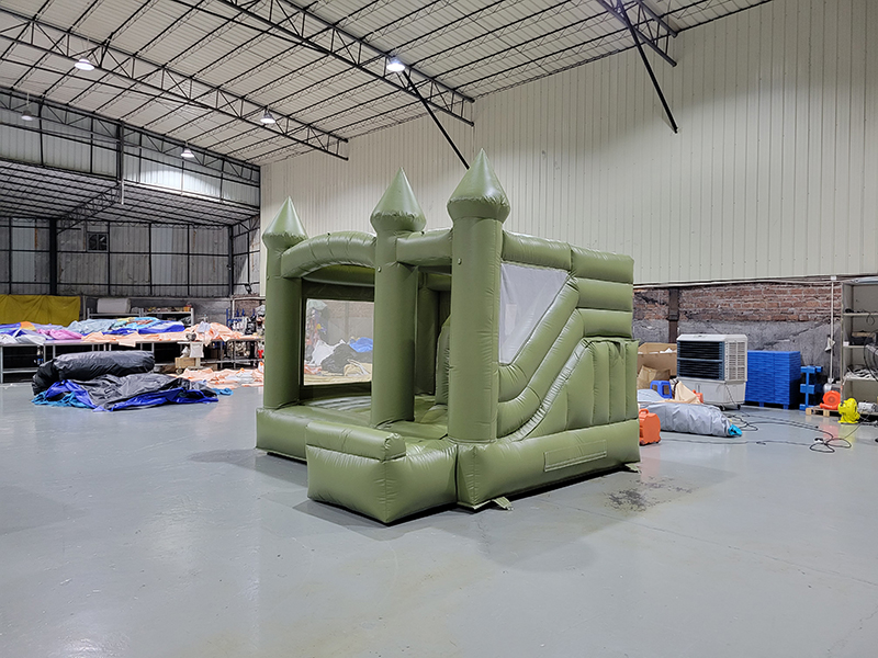 kastil-goyang-hijau-zaitun-dengan-slide-sudut-depan