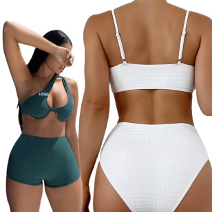 Paano Pumili ng One-piece Swimsuit