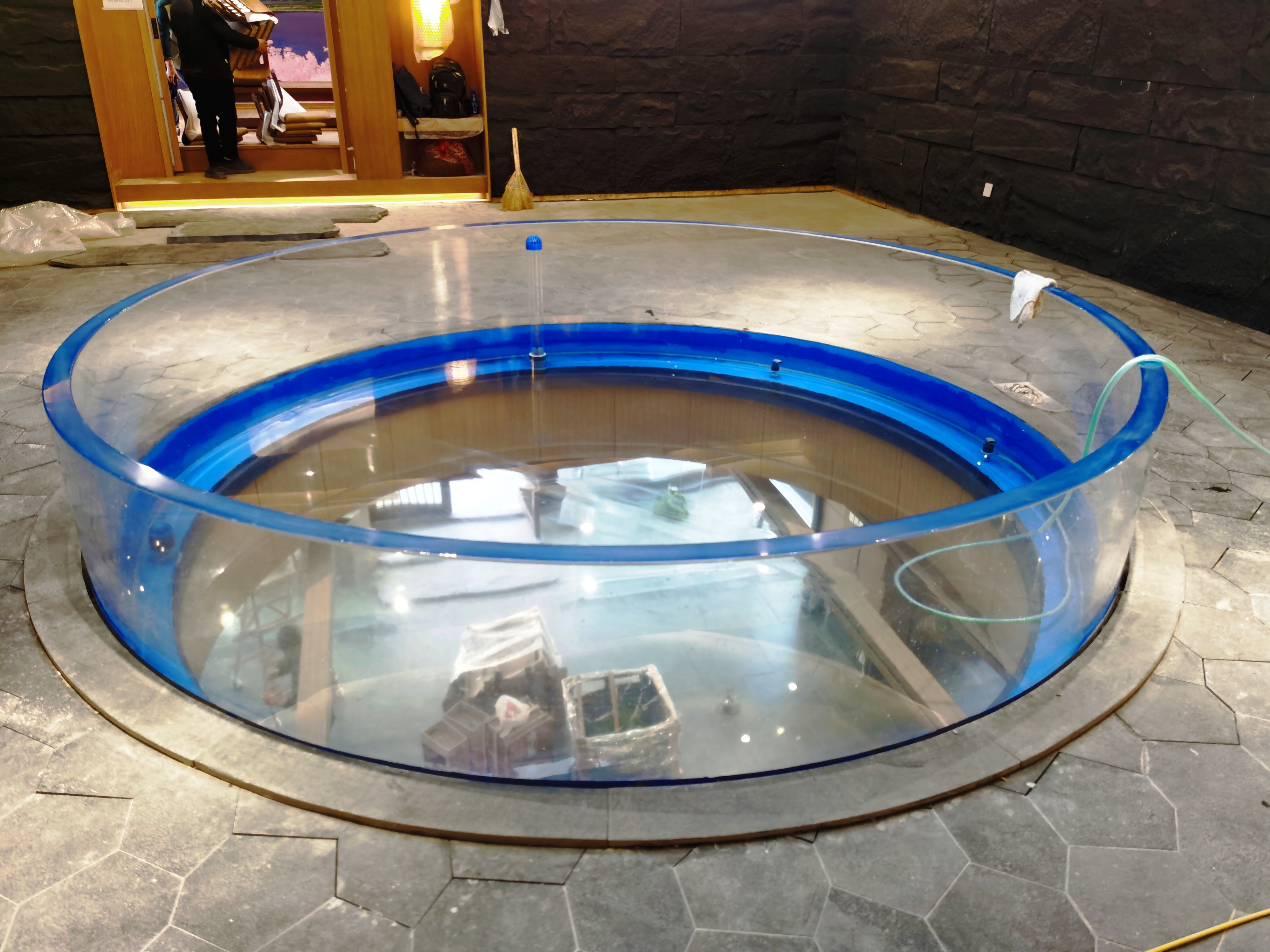 Depozita akrilike e peshkut me porosi - fabrika