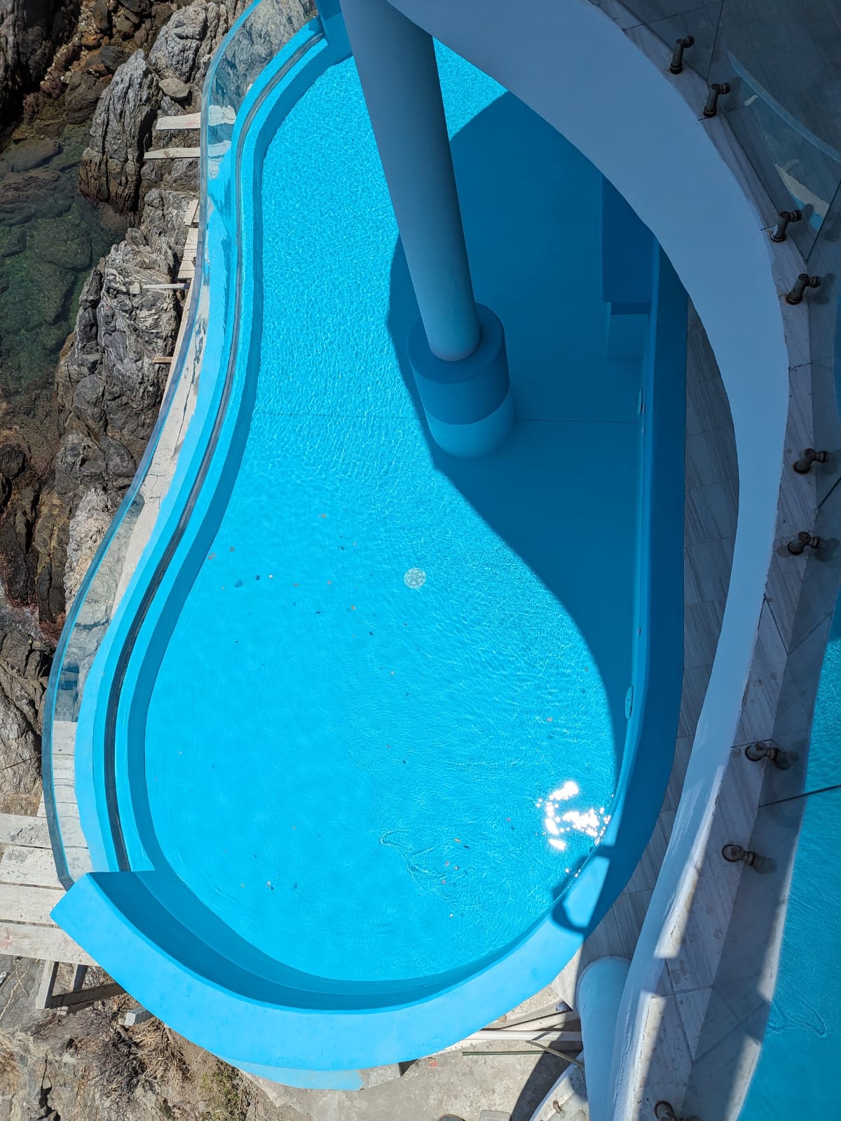 អាងហែលទឹកអាគ្រីលីក - ការដំឡើង