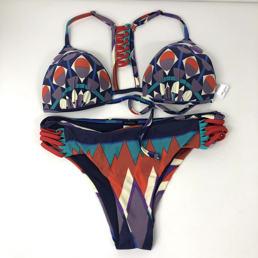 Ma hea e kūʻai ai i nā lole ʻauʻau Zingara?