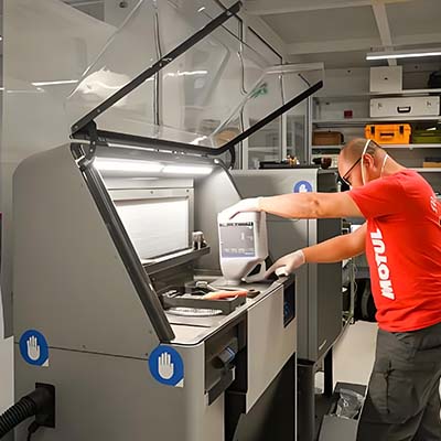 Cleaning of 3D printer machine 