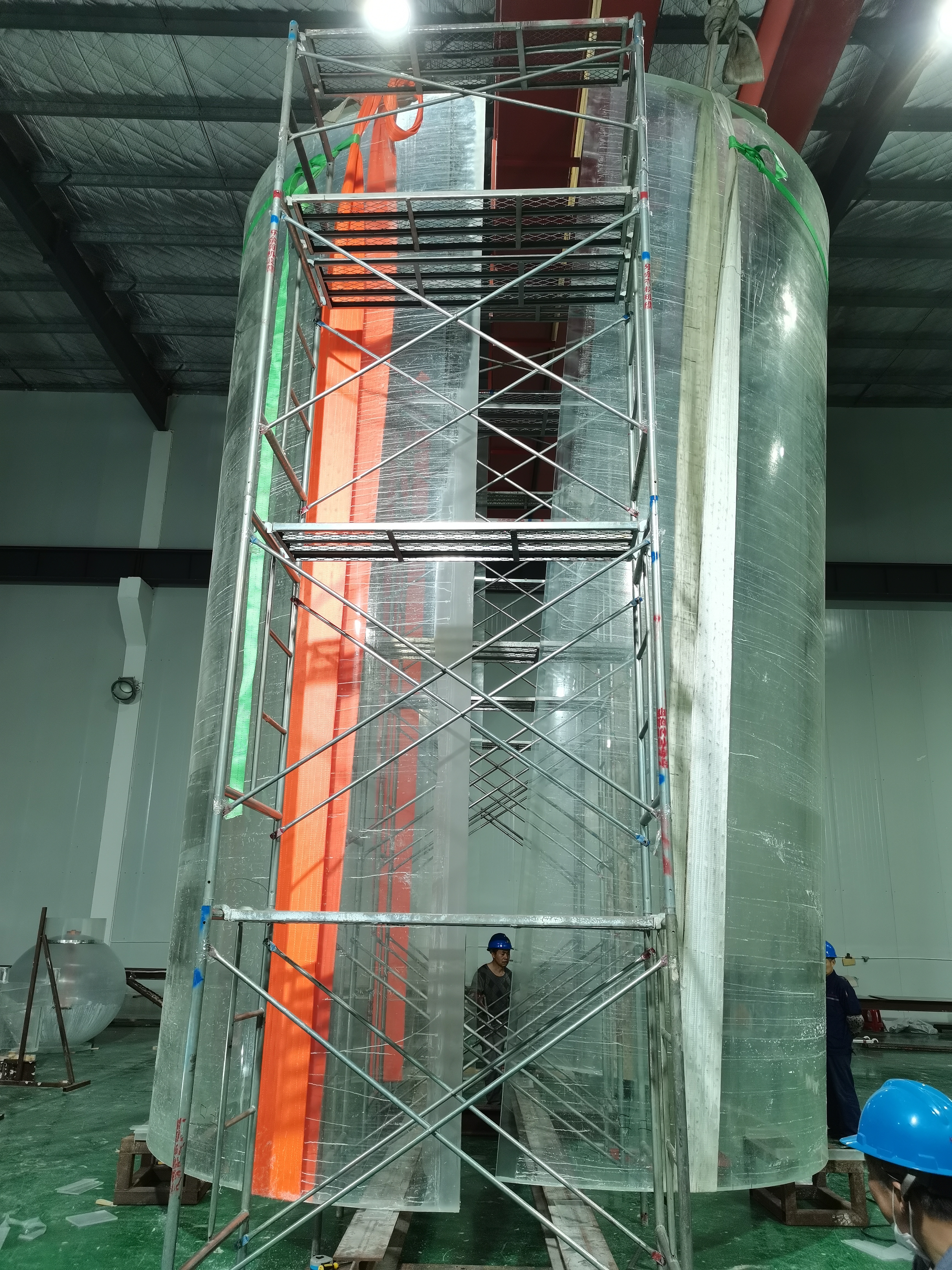 Akv&aacute;rium z akrylov&eacute;ho v&aacute;lce - LEYU