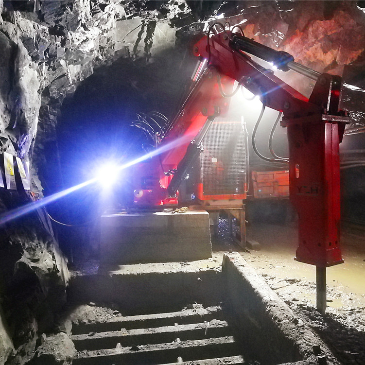 PEDSETAL BREAKER BOOMS