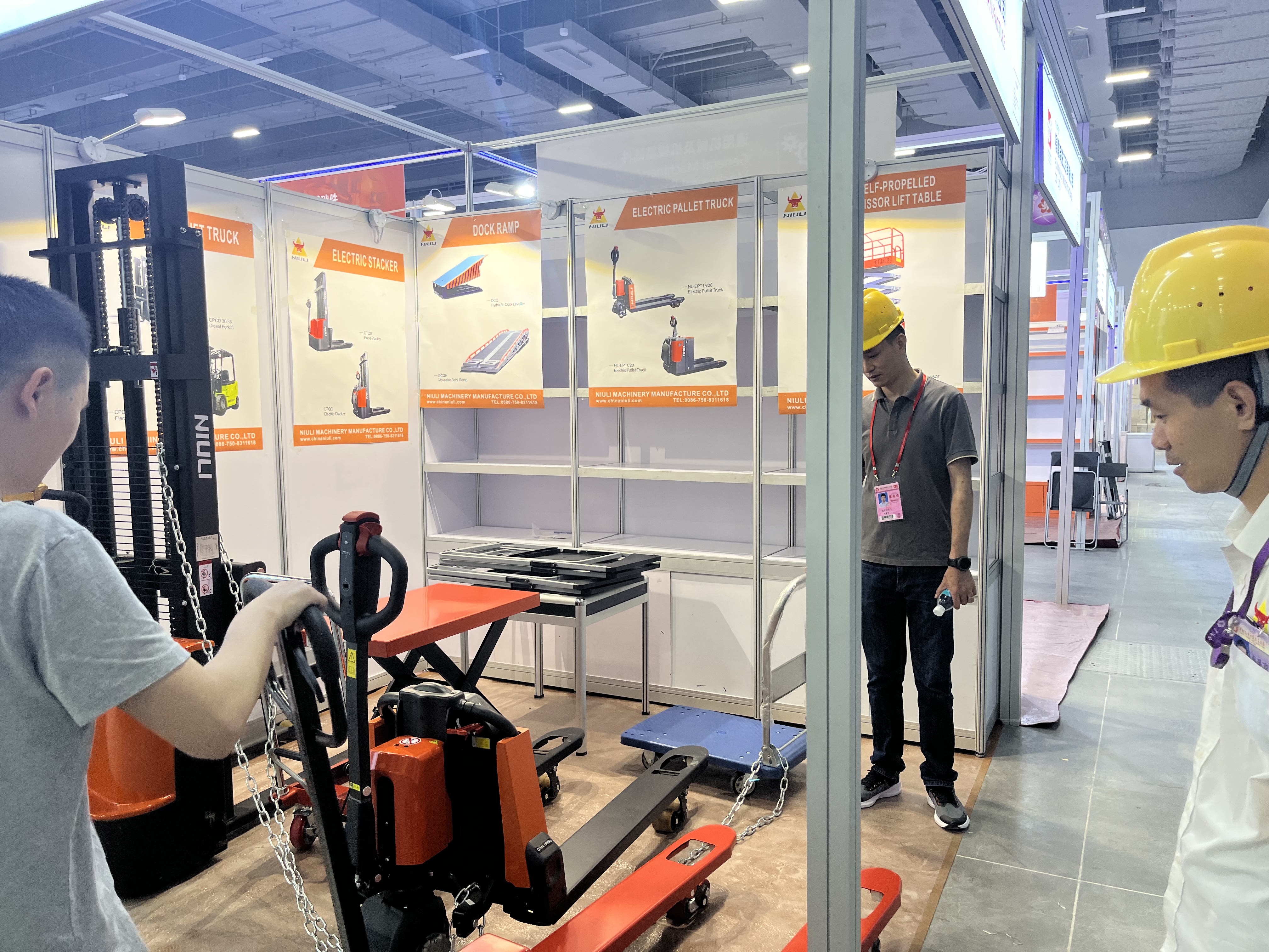 ሻካራ መልከዓ ምድር forklift የጭነት መኪናዎች