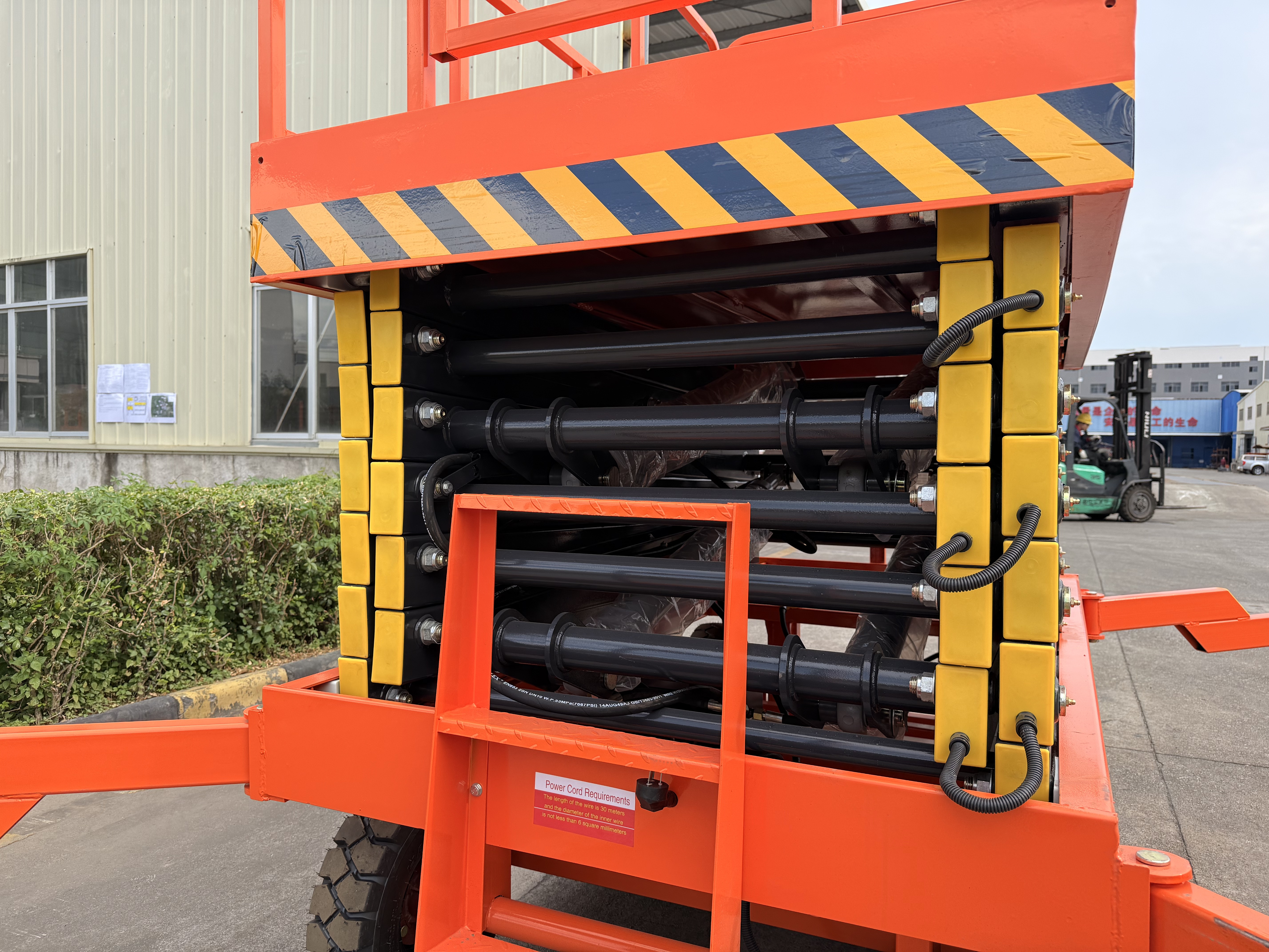 lift foarfeca de depozit