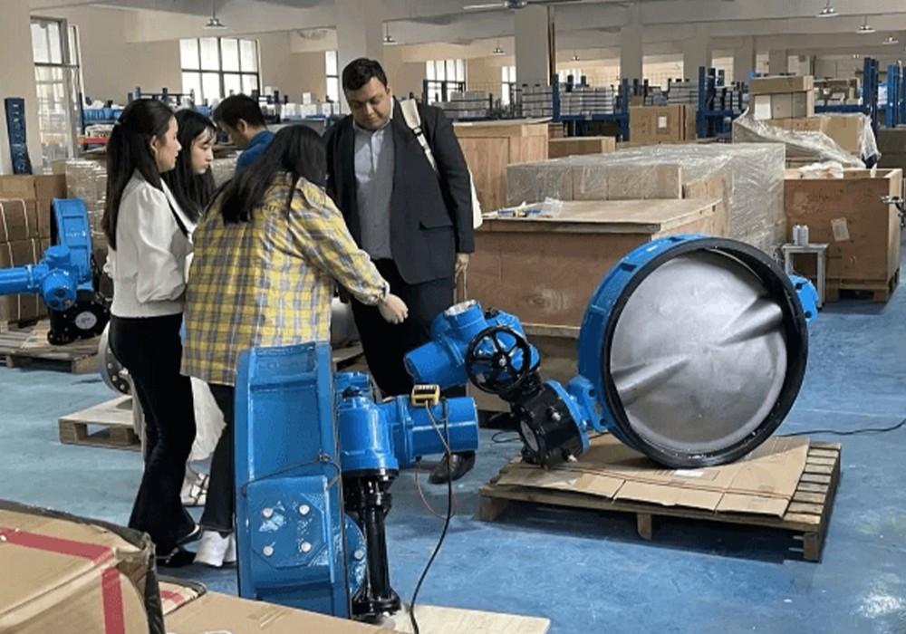 Cliente indiano visita a COVNA para explorar a inova&ccedil;&atilde;o e a sustentabilidade das v&aacute;lvulas inteligentes1