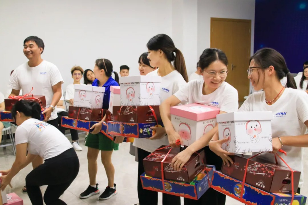 Mid-Autumn Welfare Distribution การกระจายสวัสดิการช่วงกลางฤดูใบไม้ร่วง