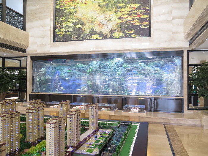 Depozita akrilike e peshkut me porosi - fabrika