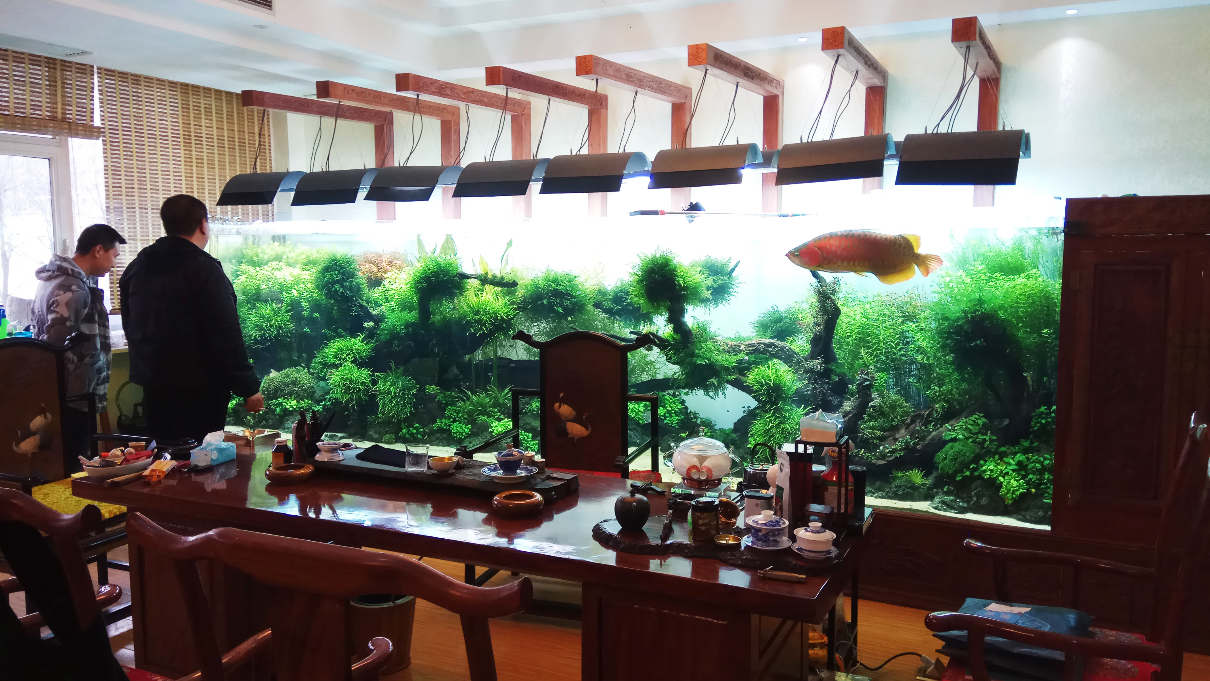 Akrylowy zbiornik na ryby na zam&oacute;wienie - fabryka