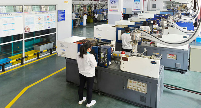 area di iniezione del guscio per la produzione di alloggiamenti per bobine di accensione ad alta temperatura