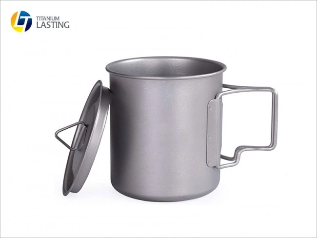 umweltfreundlicher Titanbecher