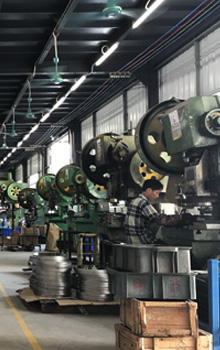 Yli 50 l&auml;vistyskonetta