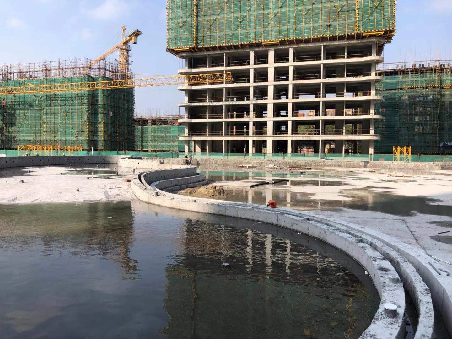 አሲሪሊክ የመዋኛ ገንዳ - መጫኛ