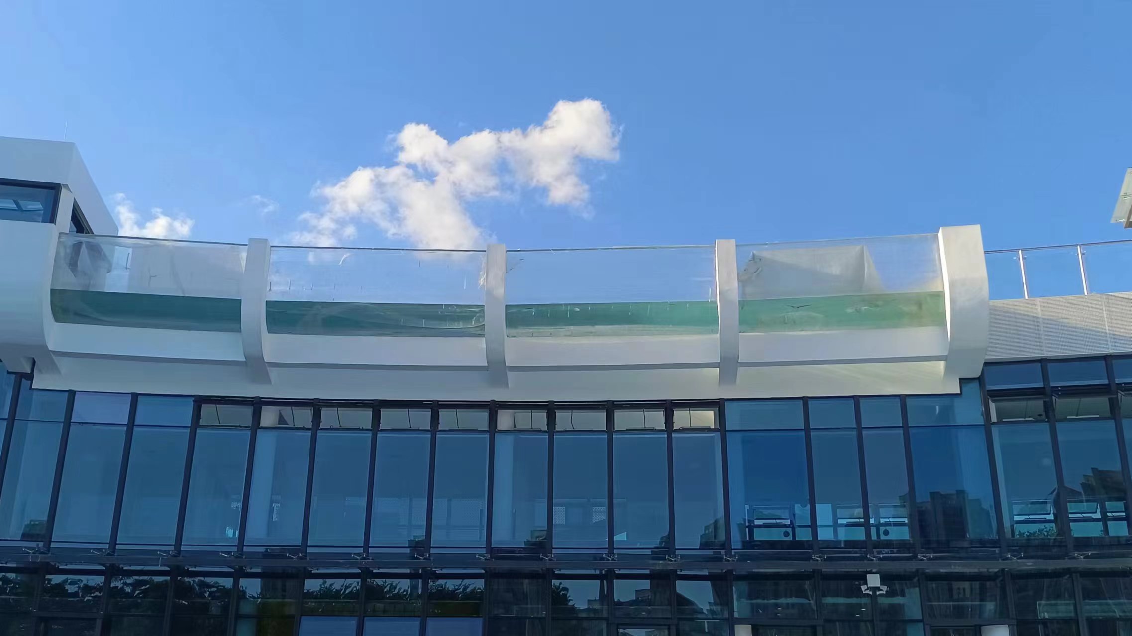 Hewza avjeniy&ecirc; ya acrylic - sazkirina LEYU