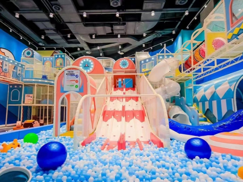 ملعب داخلي 10