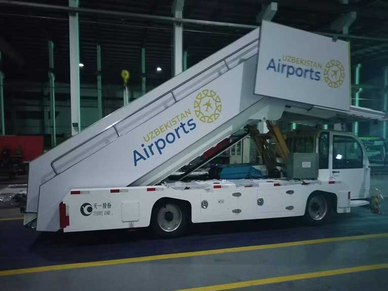 sj&auml;lvg&aring;ende passagerartrappa