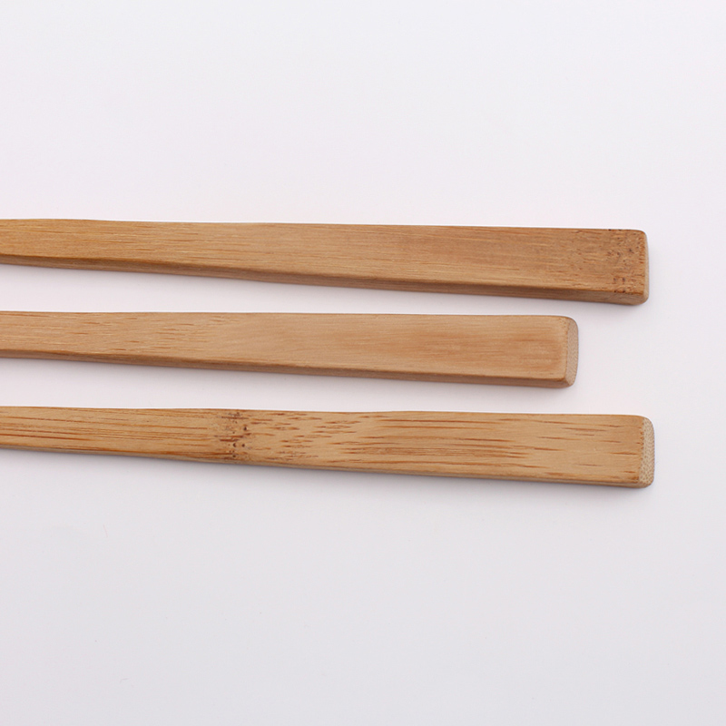 Brosse à dents en bambou de forme trapézoïdale