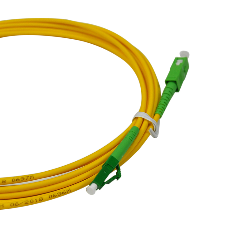 SC APC Cable de conexión de fibra óptica monomodo simplex