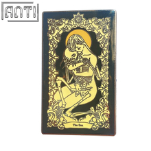 Custom Beauty Hugs Skeleton Man Lapel Pin Cartoon Black Creative Rectangle Tarot Hard Enamel Black Nickel Metal Badge For Gift