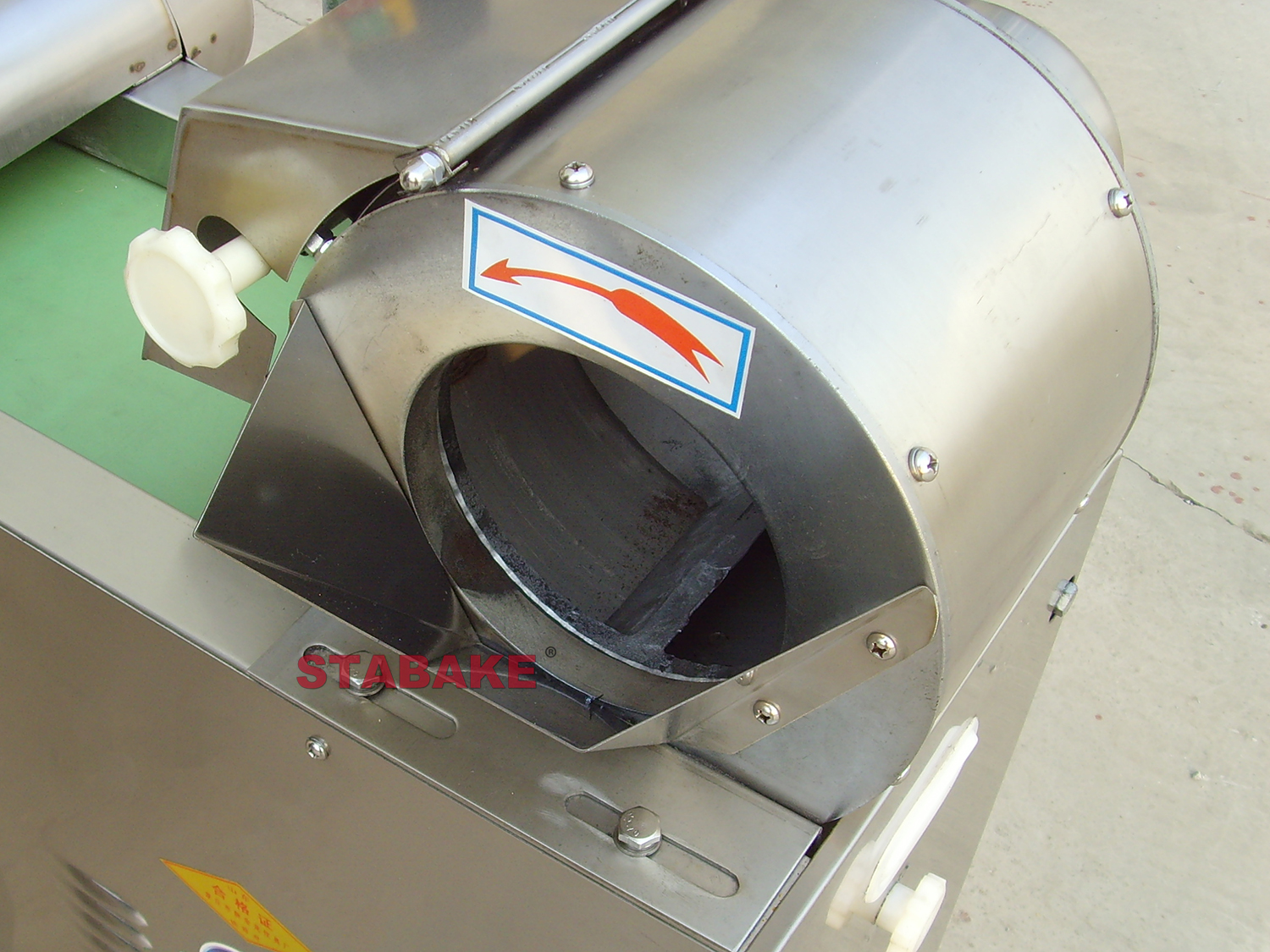 Large feeding hopper