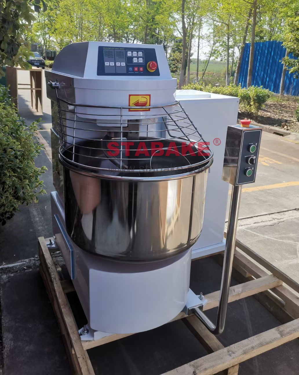 Skip dough mixer