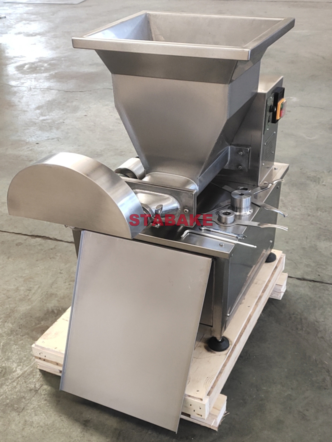 Bakery dough divider 