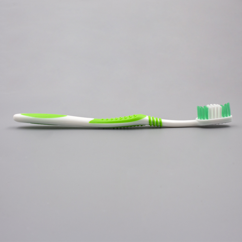 Зубная щетка для взрослых с простым стилем