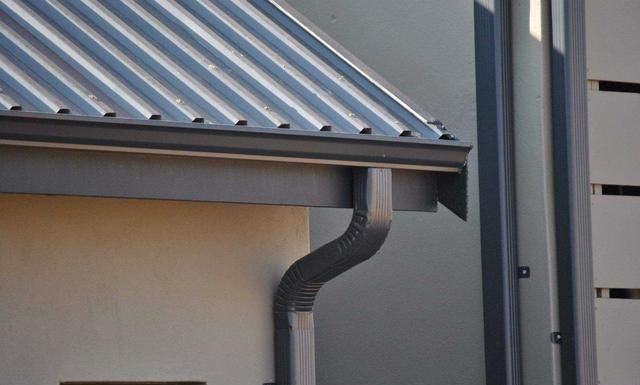 Aluminum gutter and downspout system