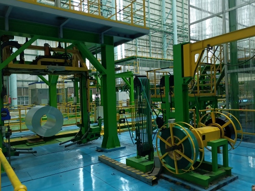 Cerclage machine en polyester pour syst&egrave;mes de cerclage enti&egrave;rement automatiques