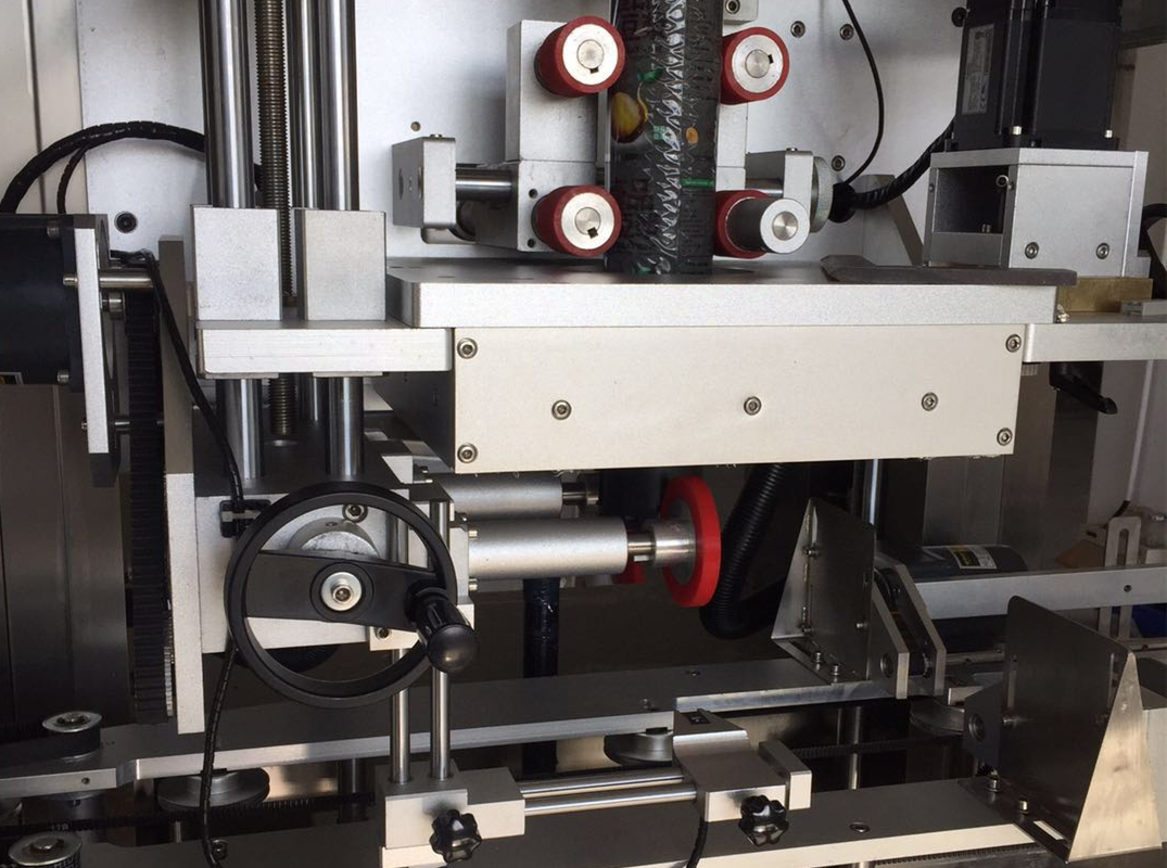 Automatische Schrumpfschlauch-Etikettiermaschine YCT-100 (3).jpg