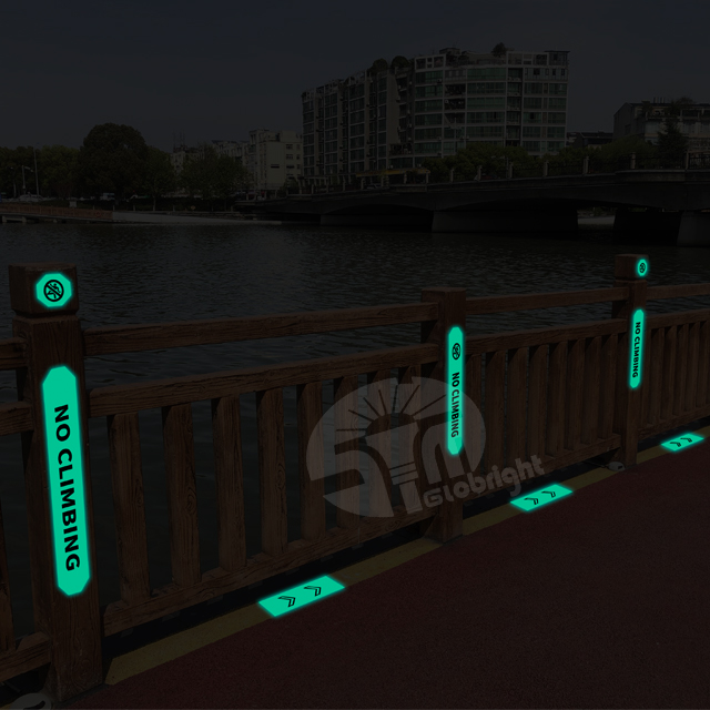 Glow in The Dark Sign for Guardrail, Solar Energy, Landscaping Footpath Construction